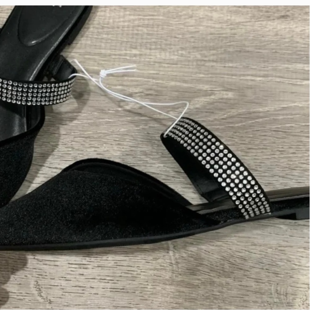 NEW IN BOX - a new day stiletto mules 🖤🤍